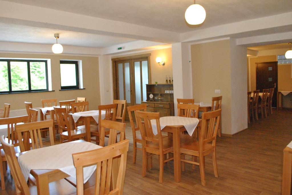 Activ Parc Hotel Negresti Екстериор снимка