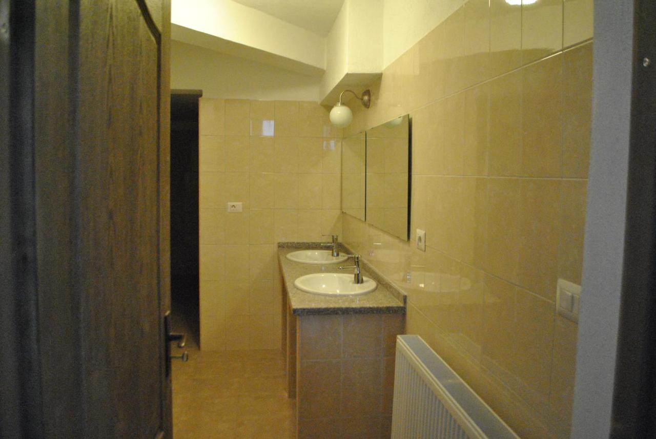 Activ Parc Hotel Negresti Екстериор снимка